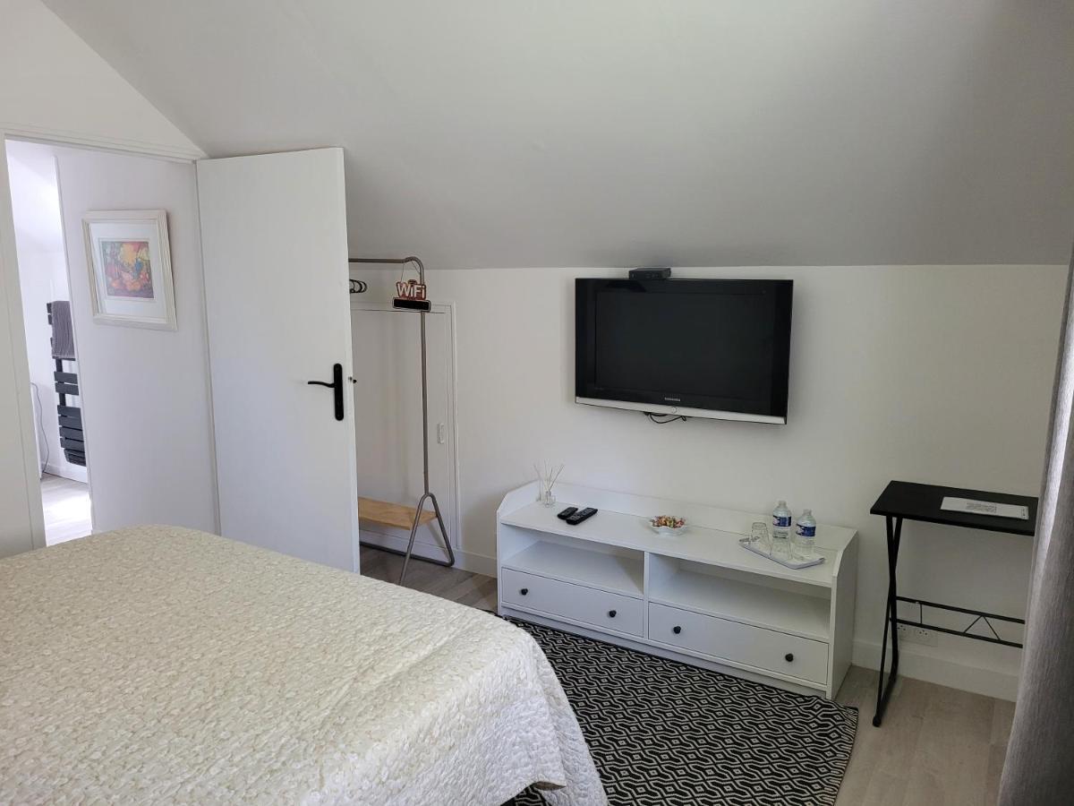 La Maison D'Hera Saint Yrieix la Perche Bagian luar foto