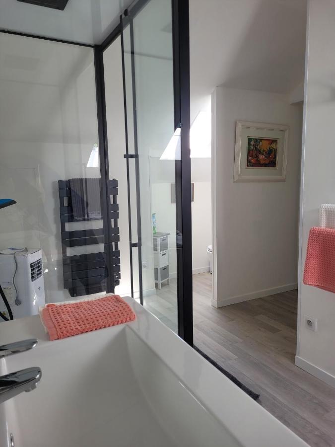 La Maison D'Hera Saint Yrieix la Perche Bagian luar foto
